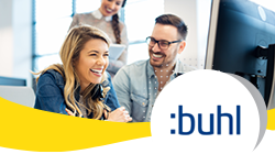 Cliente davanti al proprio ecommerce Bulh, protagonista di una customer story di successo.