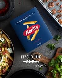 Campagna Blue Monday di Barilla con messaggio “It’s Blue Monday – fixed it” e colore blu come simbolo di positività e comfort.