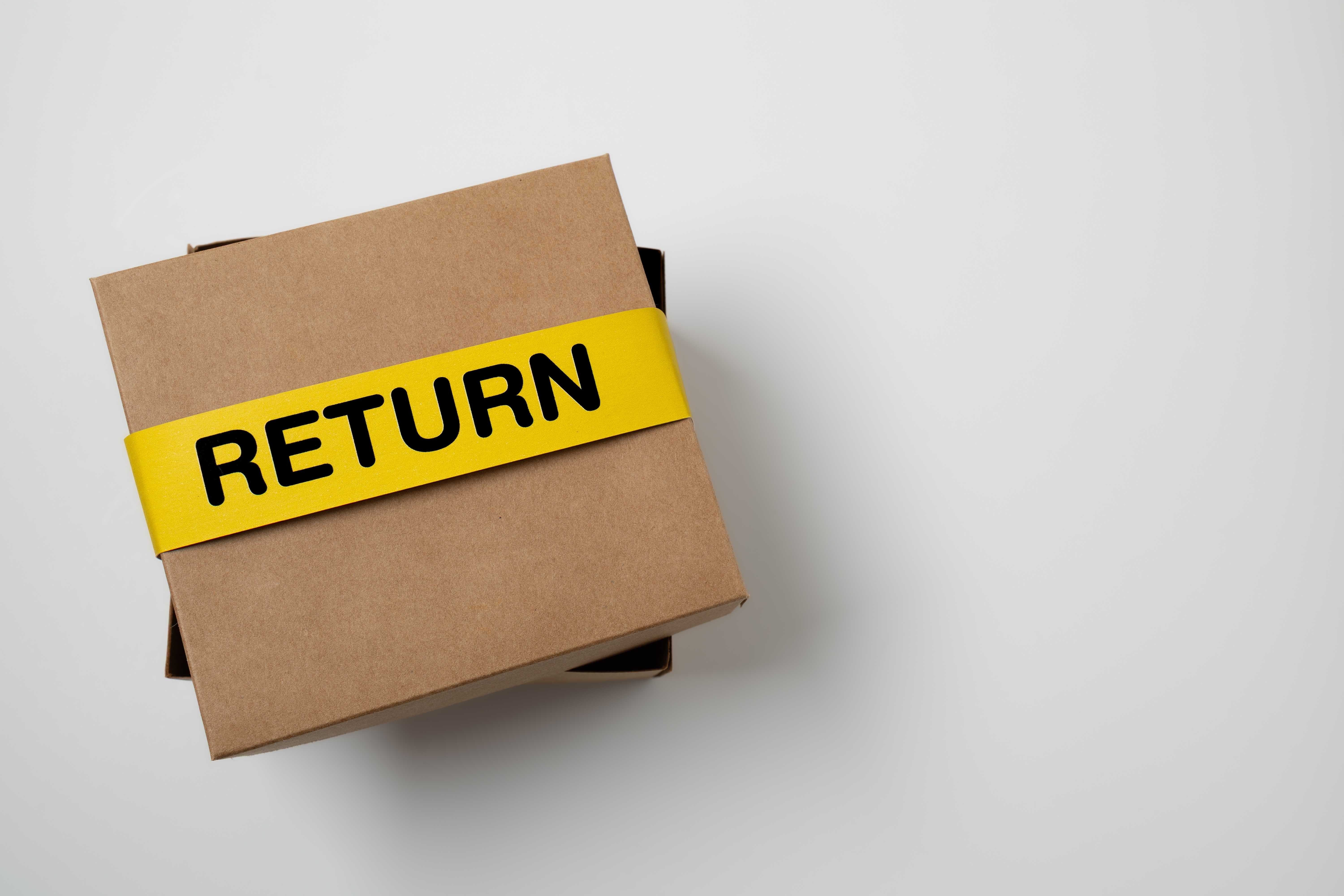 scatola pronta per fare il reso di un prodotto acquistato su un ecommerce