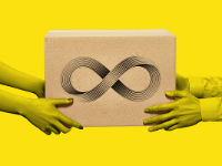 due mani che si passano un pacco