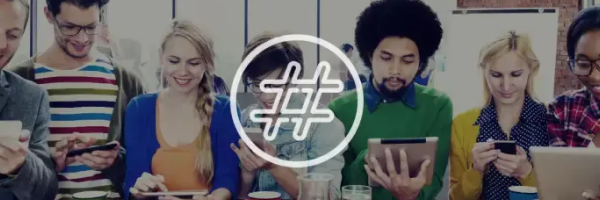 utilizzo degli hashtag sui social media come Instagram da parte di un gruppo di persone